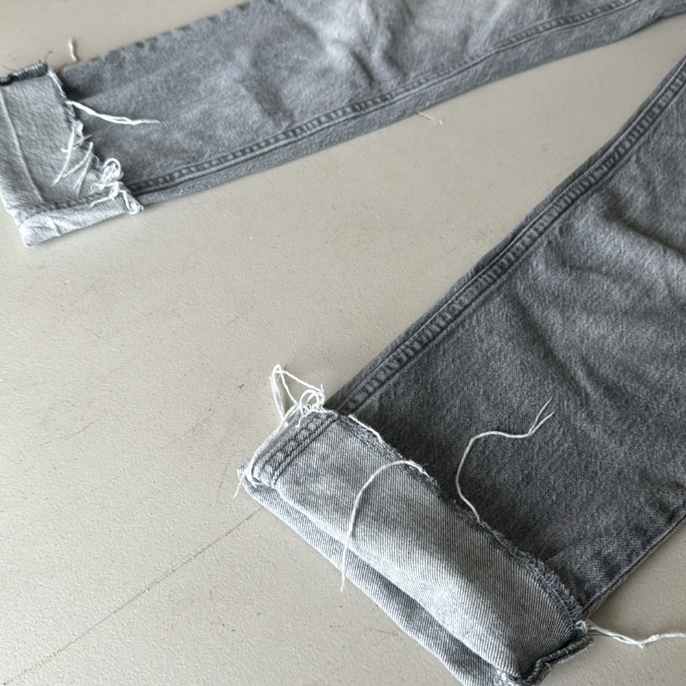 GAP Women's Gray Straight Leg Jeans - Picture 3 of 7